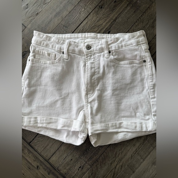 Old Navy OG High Rise White Denim Shorts, size 10. - Picture 1 of 8